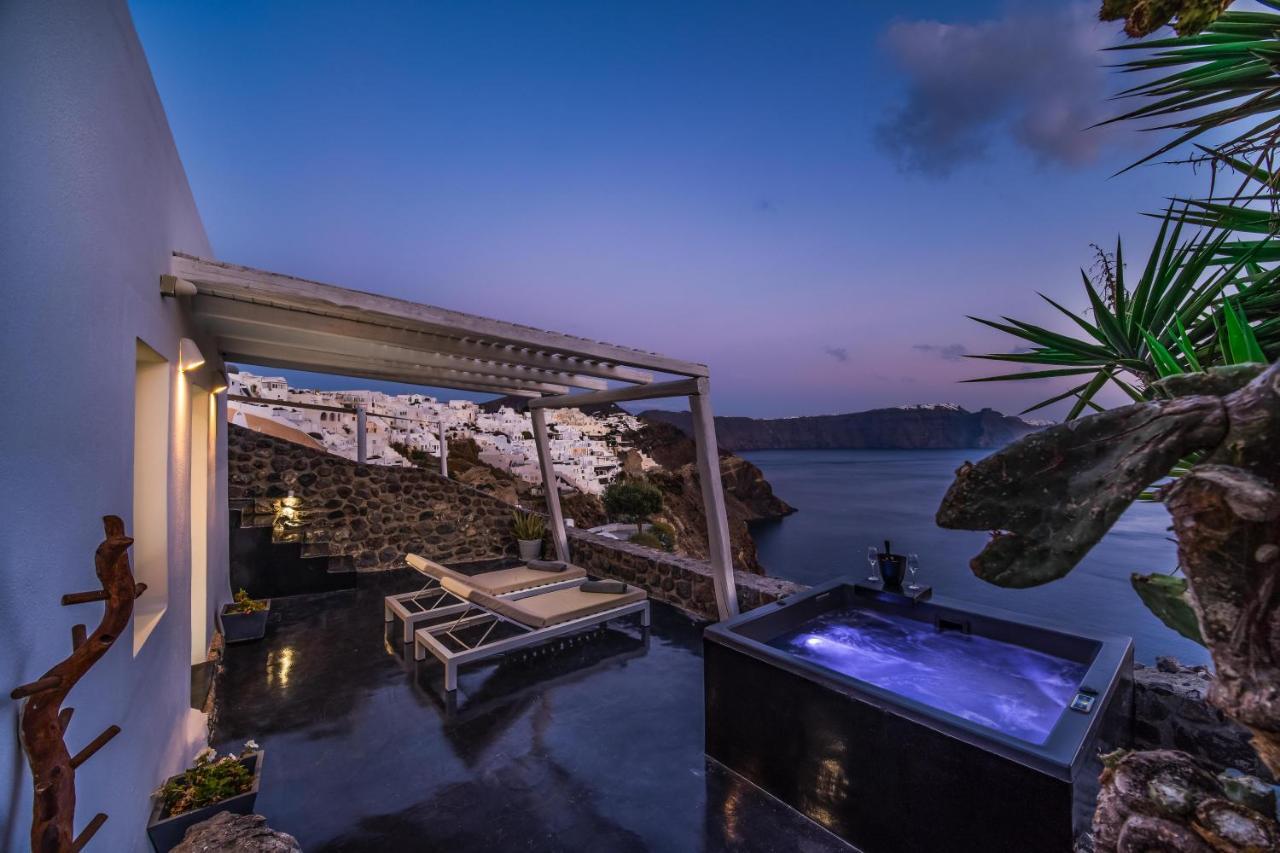 Solstice Luxury Suites Oia  Exterior photo
